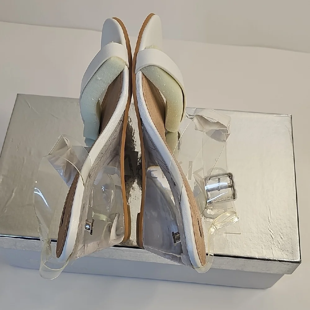Matiko Women's White and Cream Wedge Sandals‎ Size 38